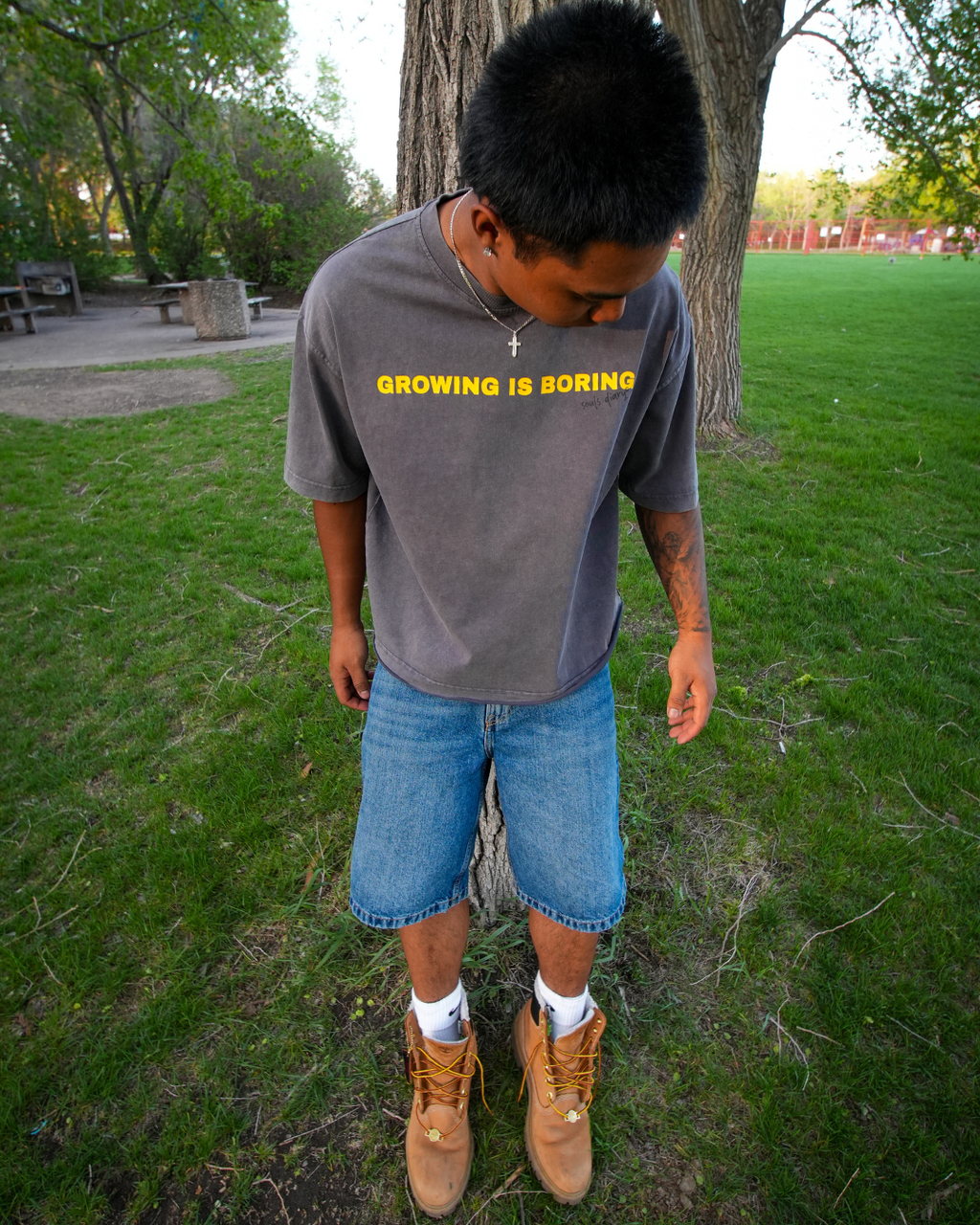 "boring" tee in ash grey