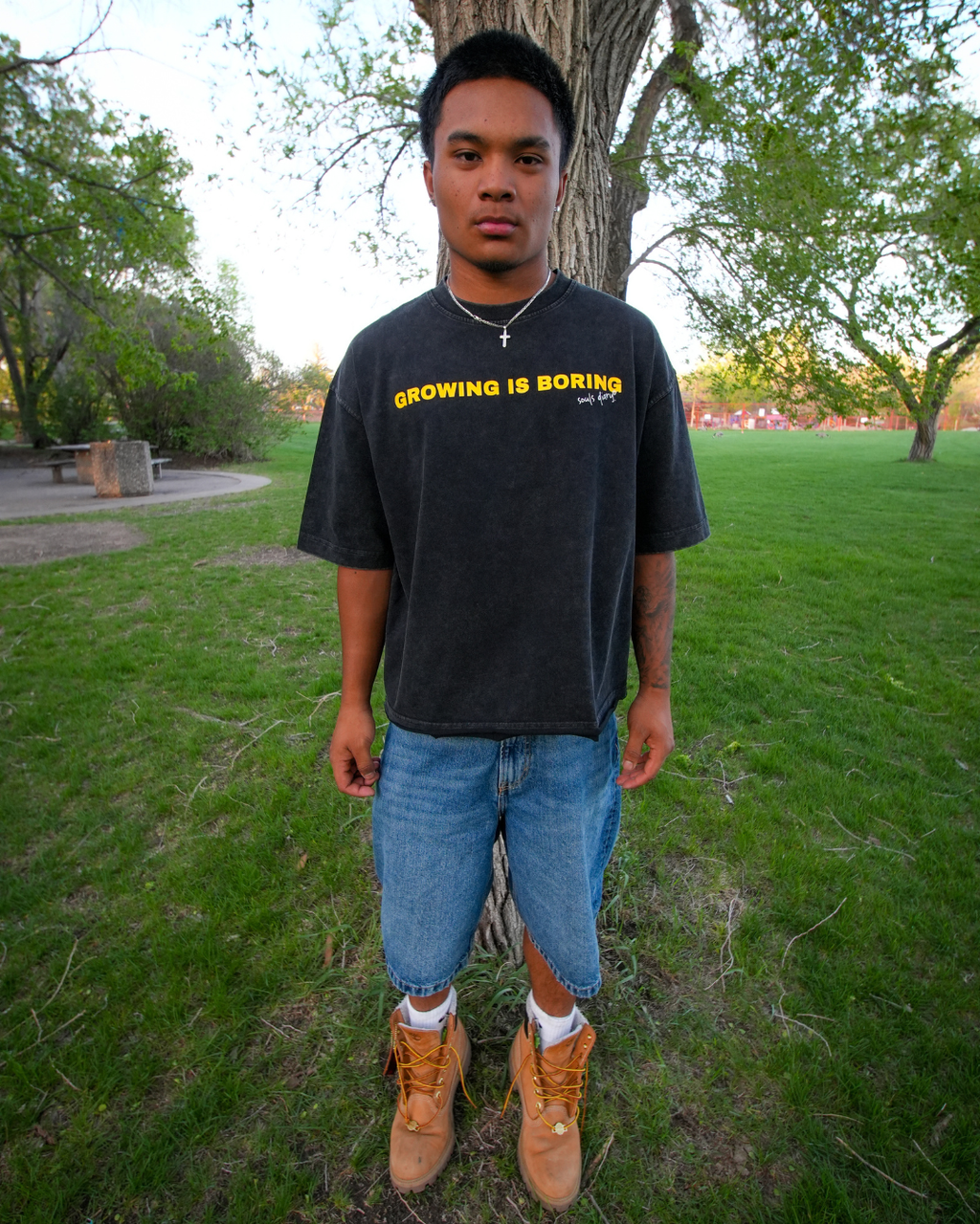 "boring" tee in charcoal