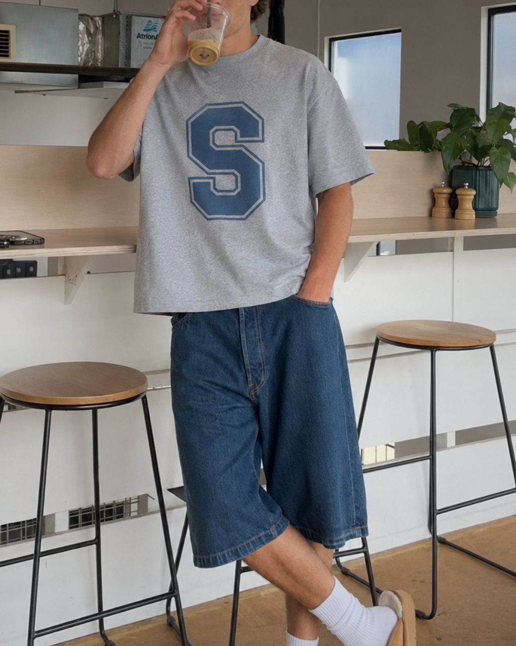 "sd" grey tee